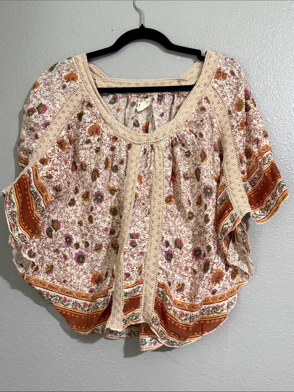 Billabong Cream Floral Crochet-Trim Boho Top with Rust Border